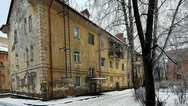 Смертельное падение 36-летнего рабочего с крыши на Киевской: в Калининграде дело прораба дошло до суда