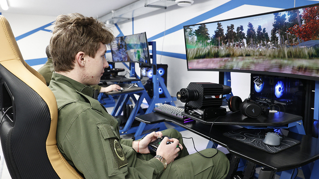 Всего вторая в России: в Калининграде ДОСААФ открыл киберспортивную арену 