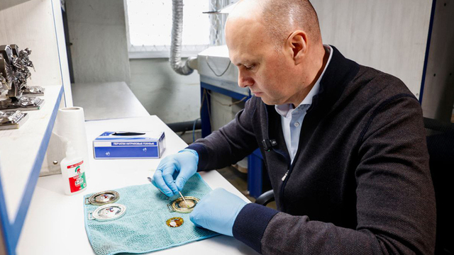 Алексей Беспрозванных принял участие в создании первой медали к X Российско-Китайским играм (фото)