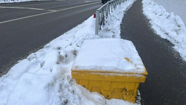 Не твоё - не бери: коммунальщики разъяснили статус жёлтых ящиков