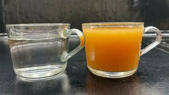 «Облепиховый чай» и «бесплатный автозагар»: жители Железнодорожного в ужасе от качества воды (фото, видео)  