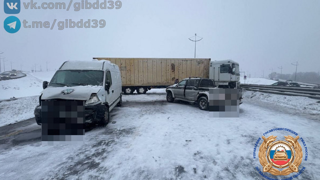 Калининград и окружная встали в пробках из-за аварий