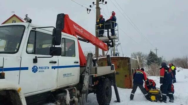 Семь тысяч калининградцев остались без света из-за ледяного дождя