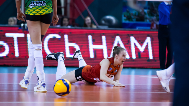 Оставили без подарка на 14 февраля: волейболистки калининградского «Локомотива» уступили «Уралочке» в Суперлиге