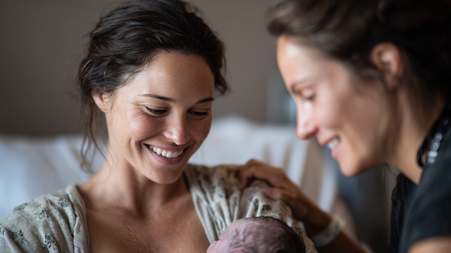 «Без неё я бы не справилась»: зачем калининградки зовут на роды доулу  