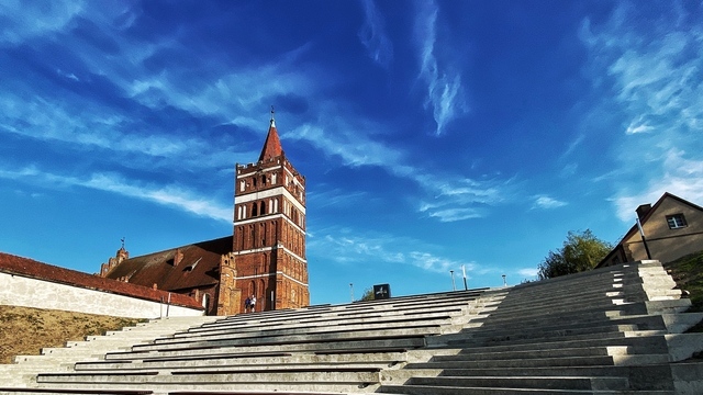 Что посмотреть за один день в Калининградской области, часть 1: «метки грешников», мощная мельница и бобёр во дворике 