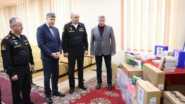 Калининградские единороссы присоединились к акции «Тепло для героя»