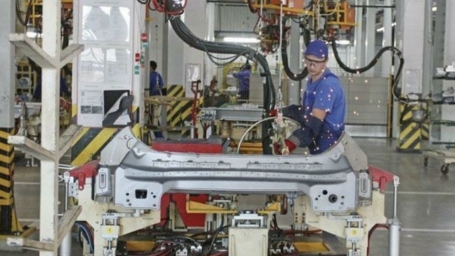 Сварщик круче штукатура: сколько зарабатывают рабочие в Калининграде