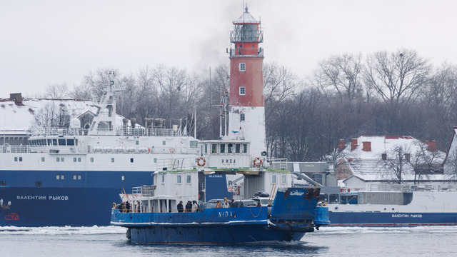 Дополнительной электрички и парома не будет: жителям Балткосы ответили на просьбу помочь с транспортом