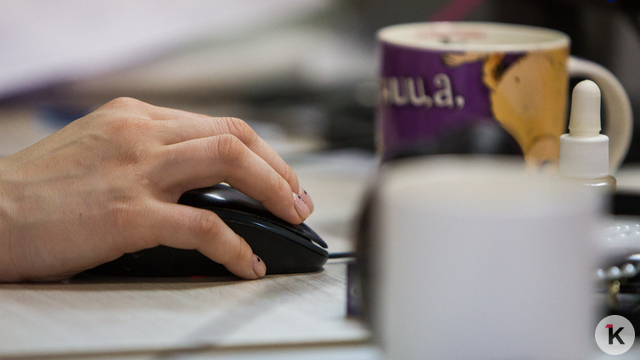 Калининградка заказала стол на маркетплейсе, но так его и не дождалась  