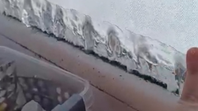 Семья с инвалидом в морозы осталась без света и отопления - Калининградская область