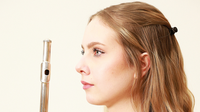 Флейта стала судьбой: калининградская школьница выступает на лучших сценах