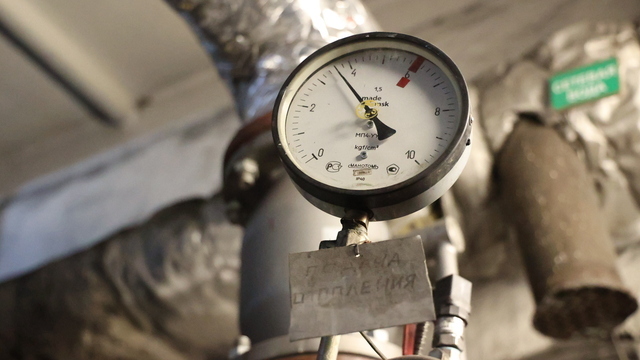 Одним жарко, другим холодно: отопление в Калининграде пока не выключат