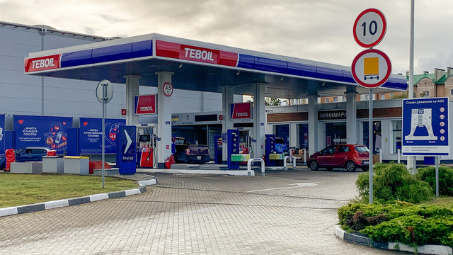 Больше 70 рублей везде: цена на бензин в Калининграде перевалила очередную психологическую отметку