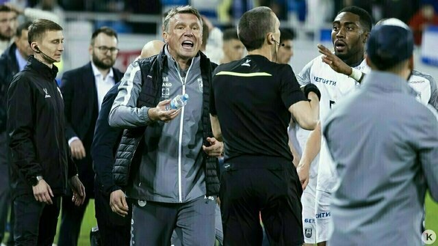 Тренер «Балтики» получил дисквалификацию и штраф после скандального матча с ЦСКА