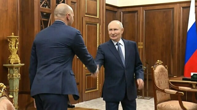 «Никогда морское сообщение так не развивалось»: Владимир Путин провёл встречу с губернатором Алексеем Беспрозванных  