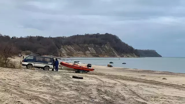 Постараемся разобраться: власти Зеленоградска пообещали помочь рыбакам с доступом к слипу