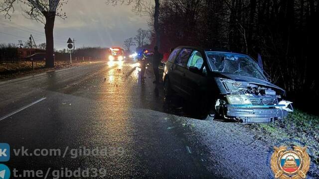 На Мамоновском шоссе столкнулись две легковушки, водитель одной из них в больнице