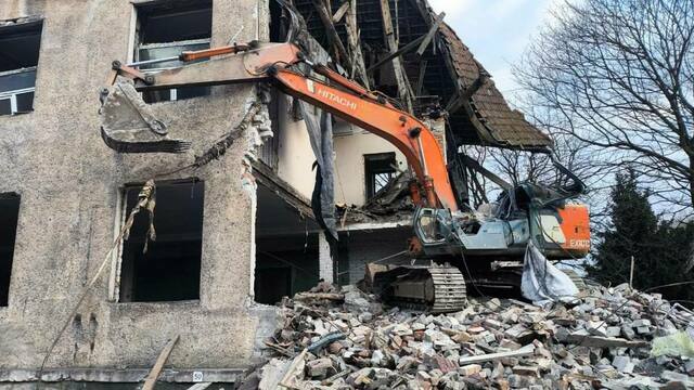 В Калининграде начинают судить директора стройфирмы по обвинению в гибели экскаваторщика на Тенистой аллее 