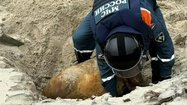 На Балткосе уничтожили немецкую авиабомбу времён войны (фото)