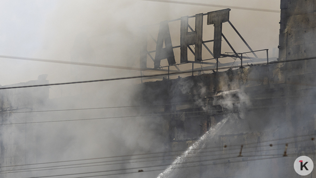 Пожарные начали разбирать конструкции ТЦ «Гиант»  