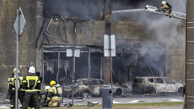 Пожар в ТЦ «Гиант» в Калининграде — фоторепортаж с места ЧП