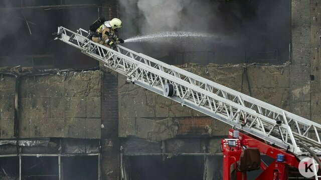 Пожарные начали разбирать конструкции ТЦ «Гиант»  