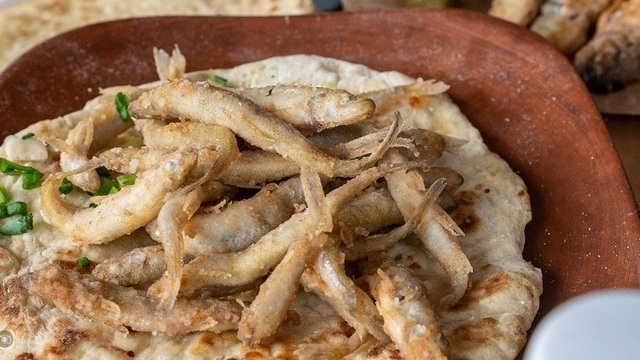 От королевской ухи до копчёной рыбки: в поселении Кауп в выходные отпразднуют День средневековой корюшки 