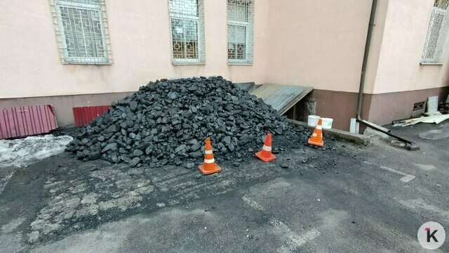 Топить углём не запрещено: минприроды и Роспотребнадзор ответили на жалобы калининградцев, уставших дышать гарью  