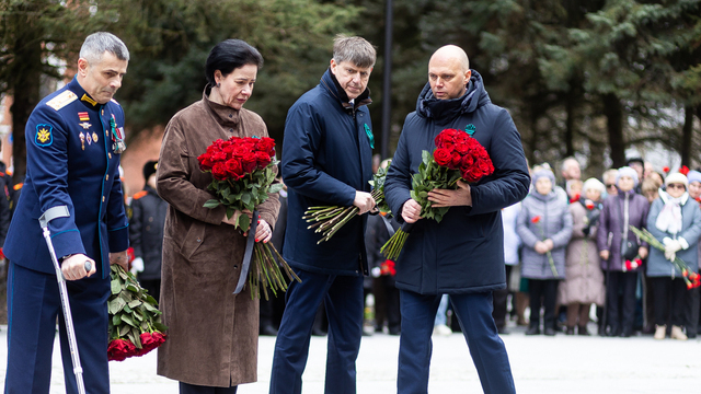 В Калининграде торжественно открыли обновлённый мемориал на улице Комсомольской (фото)