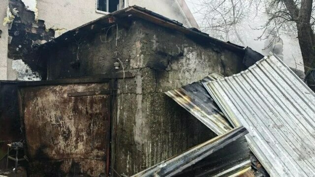 В Зеленоградском районе вспыхнул пристроенный к дому гараж