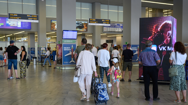 В аэропорту «Храброво» отмены и задержки рейсов из-за проблем в Санкт-Петербурге