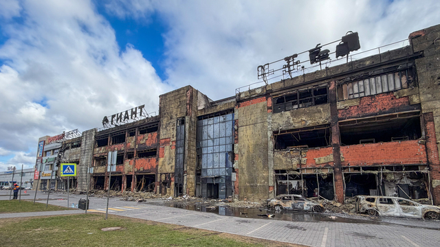 Арендаторам помещений в сгоревшем ТЦ «Гиант» областные власти пообещали консультации и кредиты