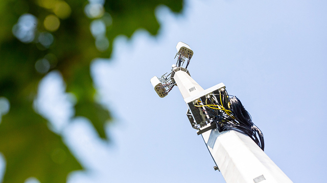 Подростки из Полесска за криптовалюту передавали координаты вышек сотовой связи террористам