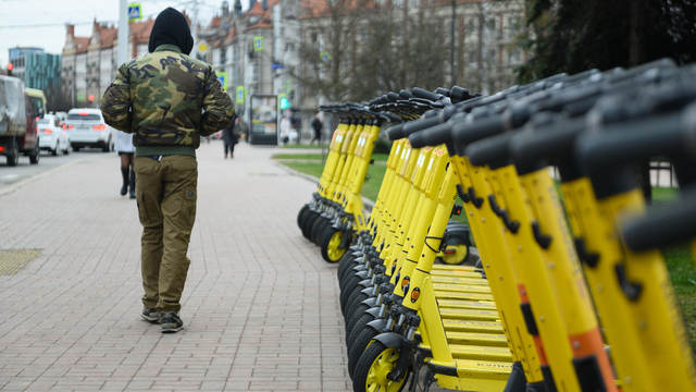 Калининградской пенсионерке сбившая её 14-летняя самокатчица заплатит 400 тысяч рублей
