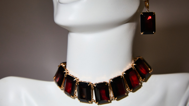 Калининградский янтарный комбинат удвоит выпуск ювелирных изделий с алмазной огранкой