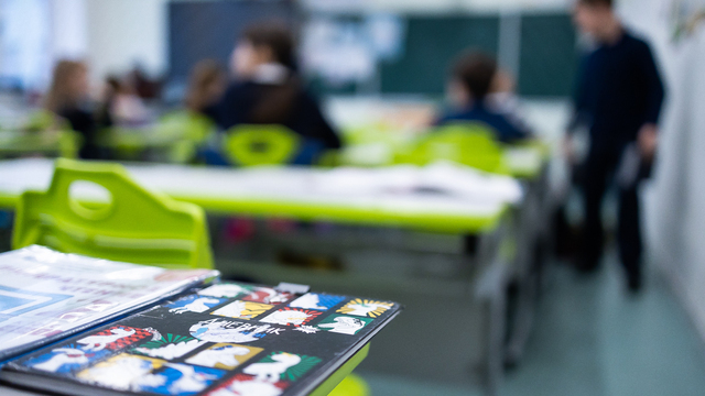 Подростку сломали челюсть во время уроков, мать подала в суд на калининградскую школу и рассказала о хамстве директора 