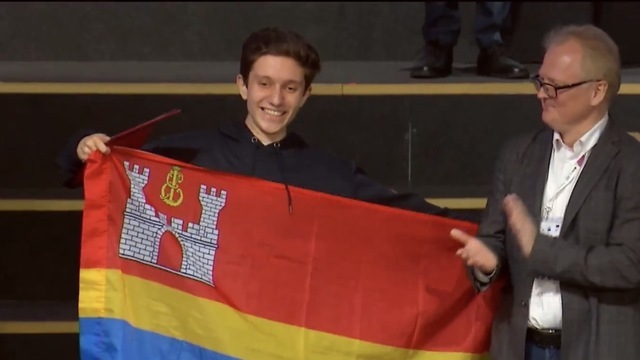 500 умников со всей России приехали в Калининград — и наш школьник взял приз