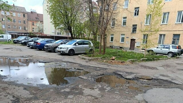 Заявок больше, чем денег: Елена Дятлова объяснила, почему калининградцы годами ждут ремонта дворов (фото)