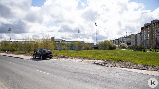 В Калининграде разгорелся спор из-за парковки у «Янтарного»