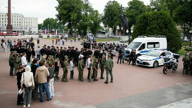 «Один день с полицией»: на площади Победы отметили 308-летие МВД (фоторепортаж)
