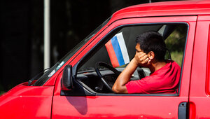 Полуторакилометровые пробки во вторник утром: из-за аварий затруднён выезд на трёх магистралях Московского района