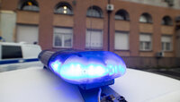 В Пионерском мужчина замахнулся на полицейского, который приехал утихомирить бытовую драму