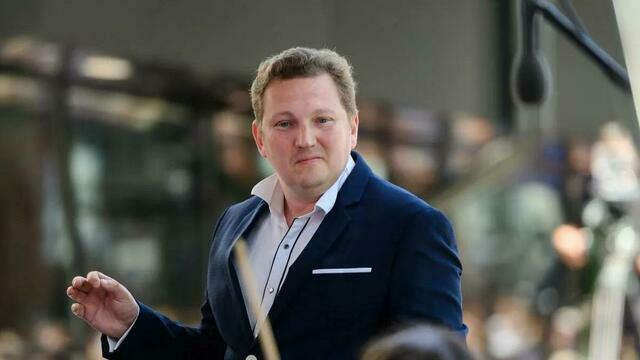 «Оркестр — это живой инструмент»: дирижёр Калининградского симфонического оркестра о музыке, жизни и выборе