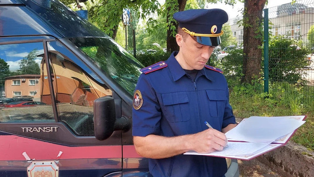 СК организовал проверку после публикации «Клопс» о развратнике, пристававшем к малолетним девочкам на озере в Калининграде
