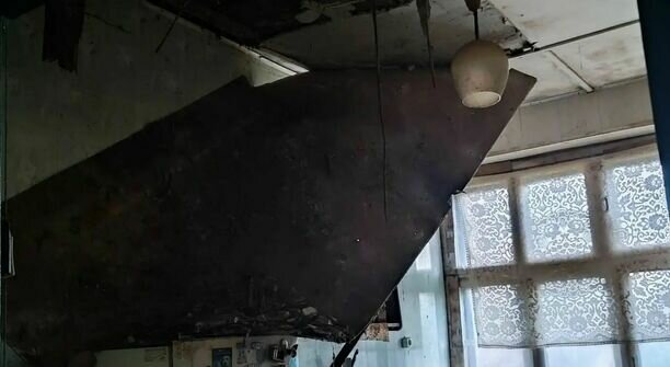 «Все несущие конструктивы — аварийные»: в ФКР оценили состояние дома в Славском округе, где провалился потолок  