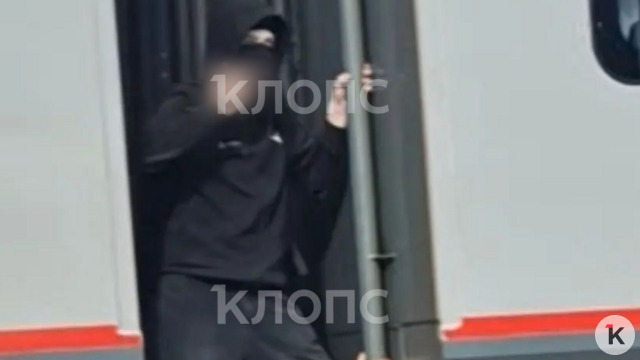 В Калининграде подростки-зацеперы катались между вагонами «Ласточки»  и показывали прохожим неприличные жесты (видео)