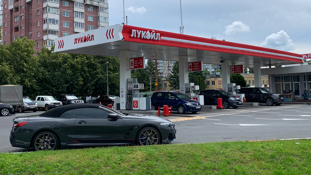 Ажиотаж стих: бензин в Калининграде купить можно без очередей