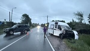 «Сыпались стёкла, ребёнок кричал»: в Немане внедорожник протаранил скорую, которая везла туристку с Камчатки и её дочь (фото, видео) 