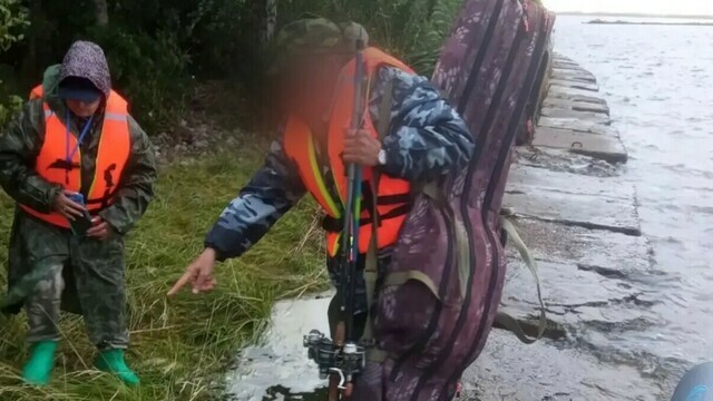 В Калининградском заливе спасли супругов, застрявших на рыбалке